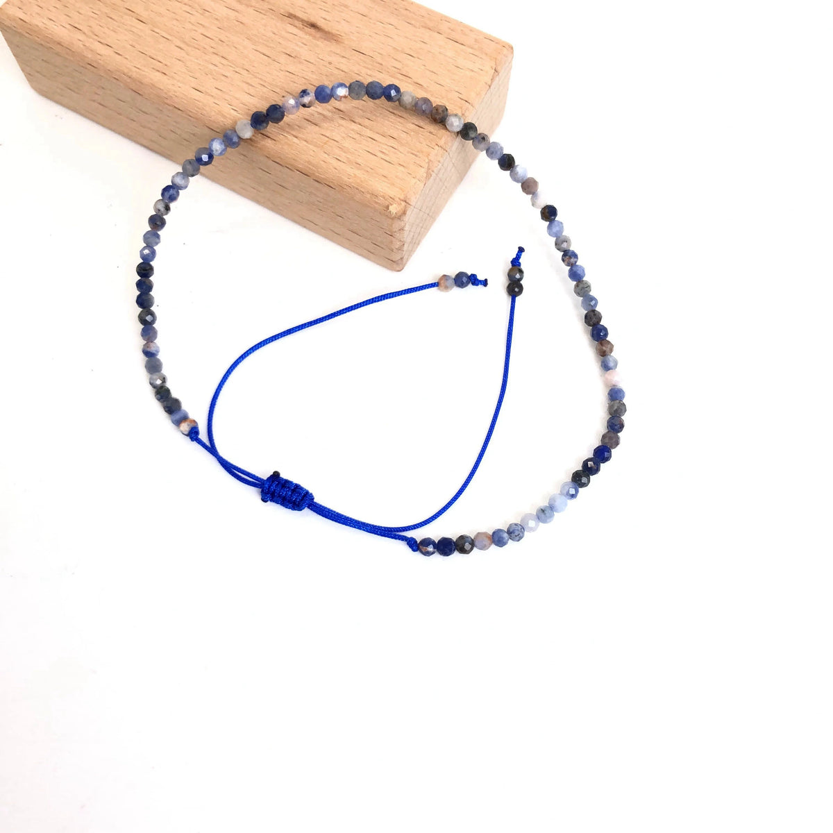 Bracelet Tressé Perles Facettées 2-3 mm – Pierre Naturelle au Choix, Ajustable, Ultra-Fin