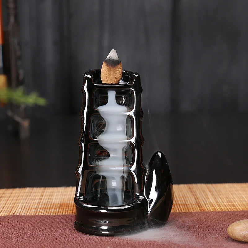 Brûleur d'Encens à Reflux Main de Bouddha et Lotus – Céramique Noire, Petit Modèle