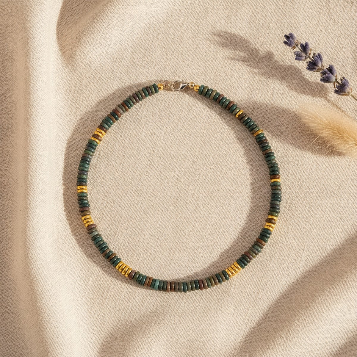 Collier Ras du Cou Perles Heishi en Pierre Naturelle